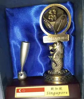 Pen Holder Negara Singapura