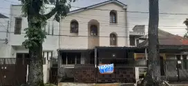 Dijual  Rumah 3 lantai Sayap Burangrang cocok untuk kantor/usaha