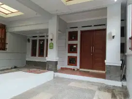 Rumah 2 lantai siap huni di komplek tanjungsari Antapani Bandung