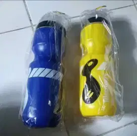 Botol minum untuk olahraga dan sepeda