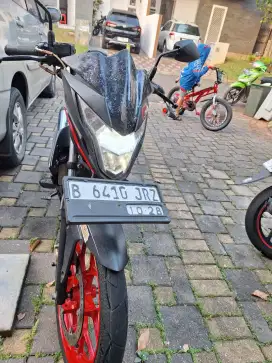 Honda sonic 150 cc hitam mulus tahun 2018