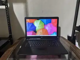 Laptop Hp 14 warna Hitam No Lelet