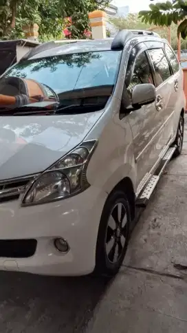 Xenia 1000cc 2015