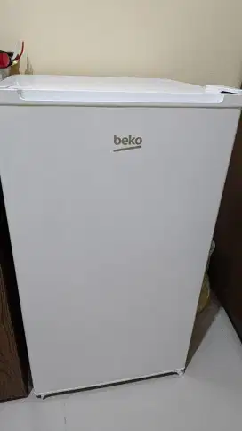 Dijual Cepat Kulkas Kecil Putih 1 Pintu Bekko