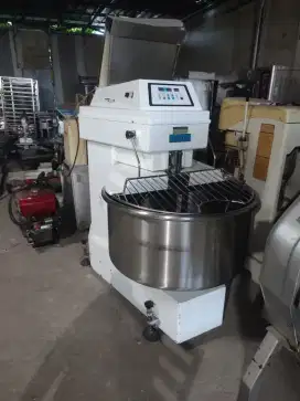 Spiral mixer 125 kg tepung (4 Bal) tipe SM-200T merk Sinmag Taiwan