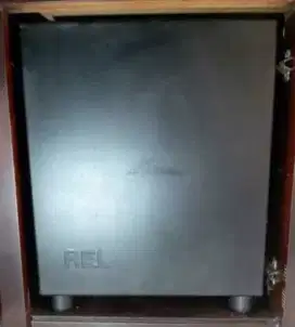 Subwoofer REL
original made in UNITED KINGDOM