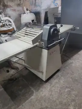 Mesin Standing Dough Sheeter merk Lung Pang Taiwan penipis adonan