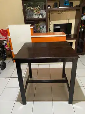Meja, Kursi, Etalase