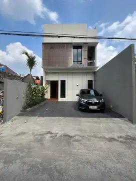 Rumah Kontemporer 2 Lantai Dekat Jogjabay 15 Menit Ke UGM