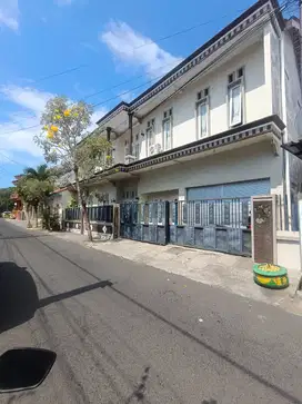 RUMAH 2 LANTAI TENGAH KOTA BANYUWANGI