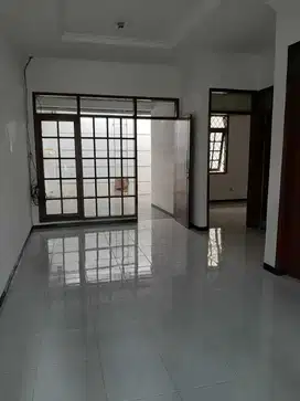 Disewakan Rumah Terawat Di Kompleks Batununggal
