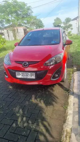 Mazda 2 matic 2013