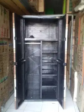 lemari pakaian gantung