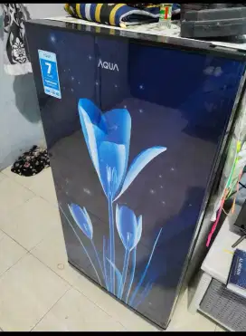 Kulkas aqua dingin dan beku