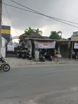 Rumah pinggir jalan raya Srengseng bisa buat ruko bisnis