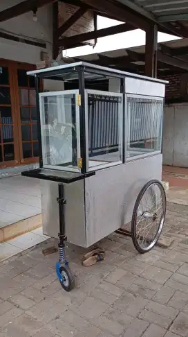 Gerobak kentang Krispy, cireng