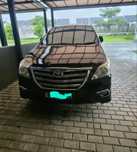 Kijang Innova Tipe V Luxury (Captain Seat) 2015 bensin