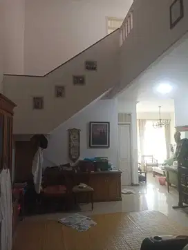 Rumah 2 lantai di Citraland terawat estetik bangunan baru