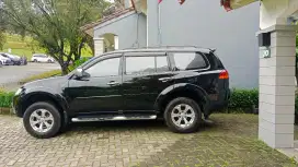Mitsubishi Pajero Sport Dakar Diesel AT tahun 2012