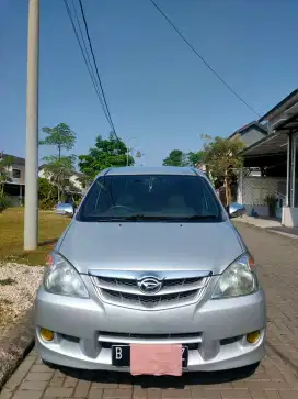 Daihatsu Xenia Xi deluxe 2011 M/T