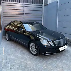 MERCEDEZ BENZ E 300 2011 / 2010 Hitam Matic Bagus Murah Garansi Bekas
