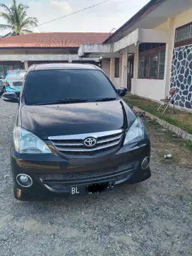 Dijual mobil Avanza tipe S