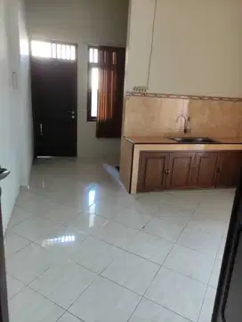 For Rent Rumah Griya Babatan Mukti Hook gandeng Sudah Renov  Full paga