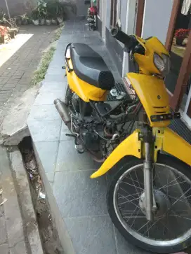 happy model supra