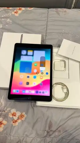 Dijual Ipad 7 Grey 32GB Wifi Only Lengkap