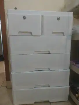 Mau jual lemari excel bayi/loker barang