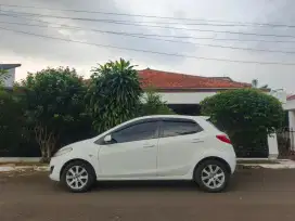 Mazda 2 V 2012/2013 Istimewa