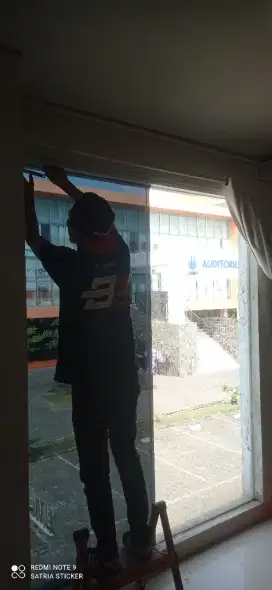 Spesialis kaca film oneway peredam panas silau matahari siap pasang