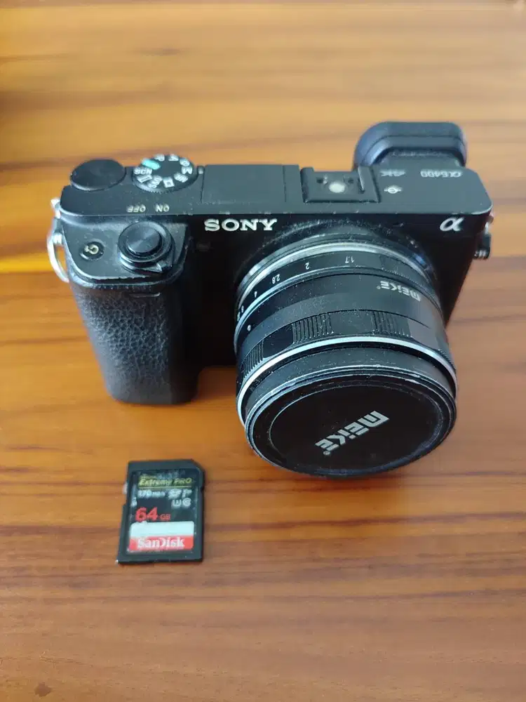 SONY a6400 Bonus SD Card dan Lensa Fix Meike