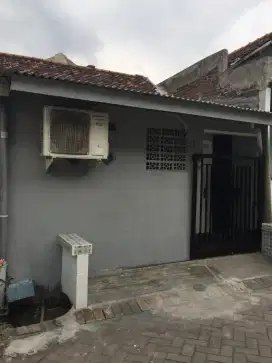 Disewakan Rumah Siap Huni di Jambangan – Lingkungan Tenang & Aman!
