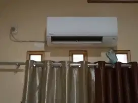AC Daikin 1 PK kondisi bagus