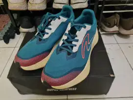 sepatu specs atmozphyr