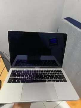 macbook pro 2017 13 inch SSD 256GB