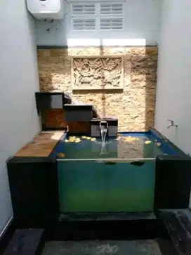 Seniman taman dan kolam hias