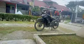 Perlengkapan bersih halaman(potong rumput panam)