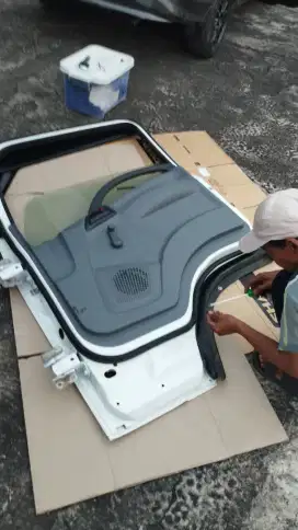 Pintu isuzu NMR 71