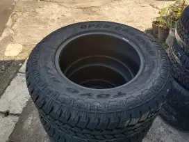 Merk : Toyo Tires
Pattern : Open Country AT
Ring : 17