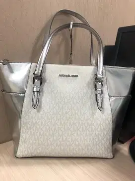 Tas Michael Kors Charlotte