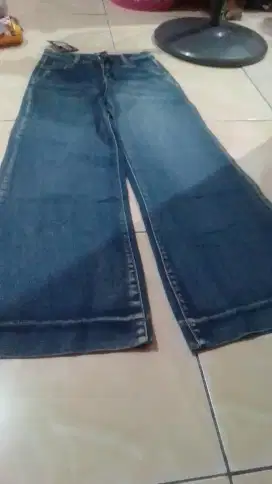 Celana jeans wanita