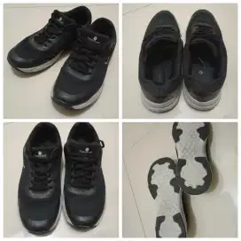 Sepatu Sport Second Size 42