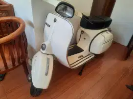 Jual santai Vespa sprint
