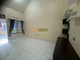 Jual Villa di Komplek Cemara Asri - Medan Jalan Duku Kondisi Siap Huni
