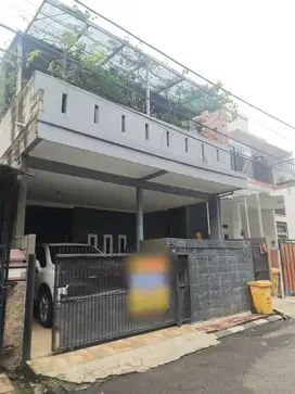 Dijual Rumah Bagus Dua Lantai di Perum Puri Gading Dekat Tol Jatiwarna