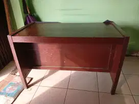 Meja Kayu 1/2 Biro