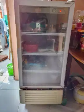 Showcase merek Sharp masih bagus dingin siap pakai cek dirumah