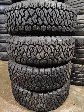 Maxxis 235 65 R17